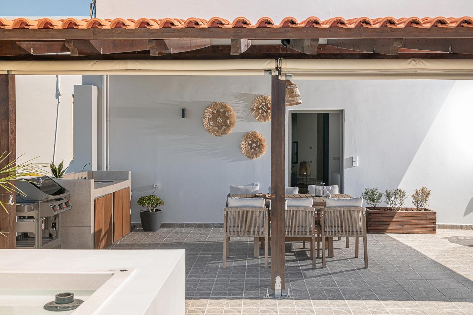 Sol Luxury Apartment - Close To The Beach With A Private Mini Pool ハニア エクステリア 写真